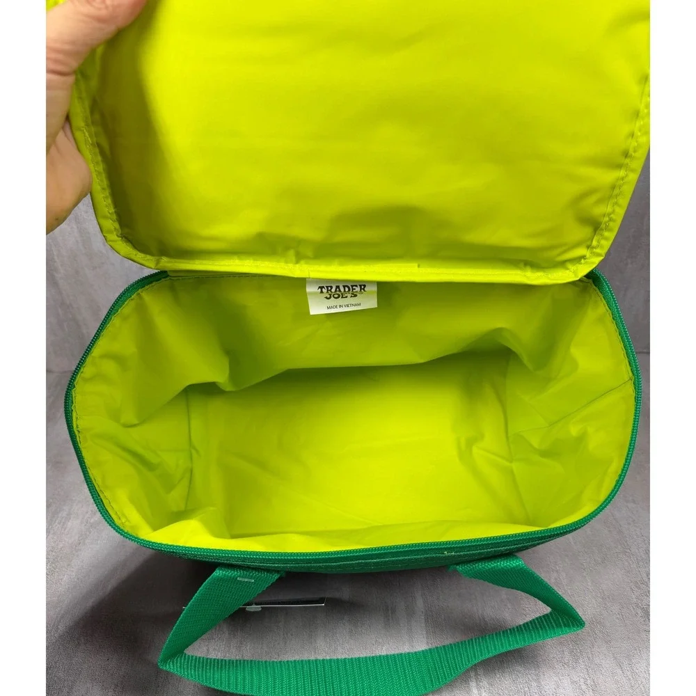 Trader Joe's Mini Insulated Bag Green 1.5 Gallon Cooler Lunch Tote SKU 78917